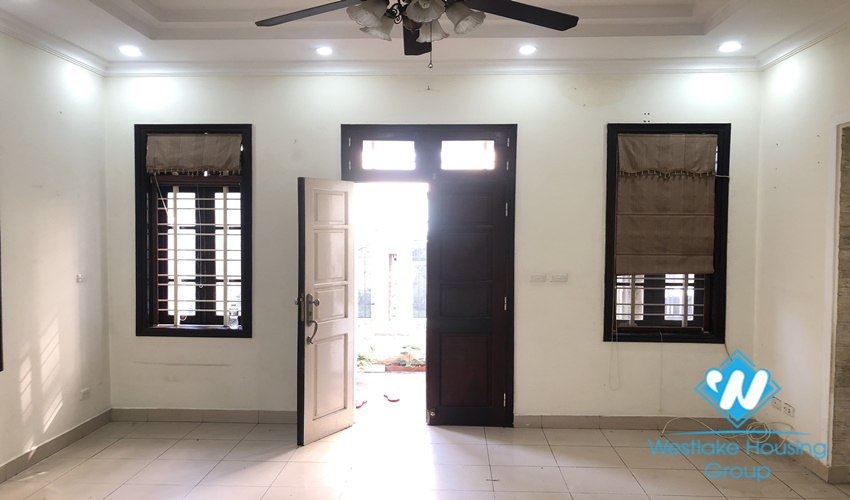4 bedroom unfurnished house for rent near Unis